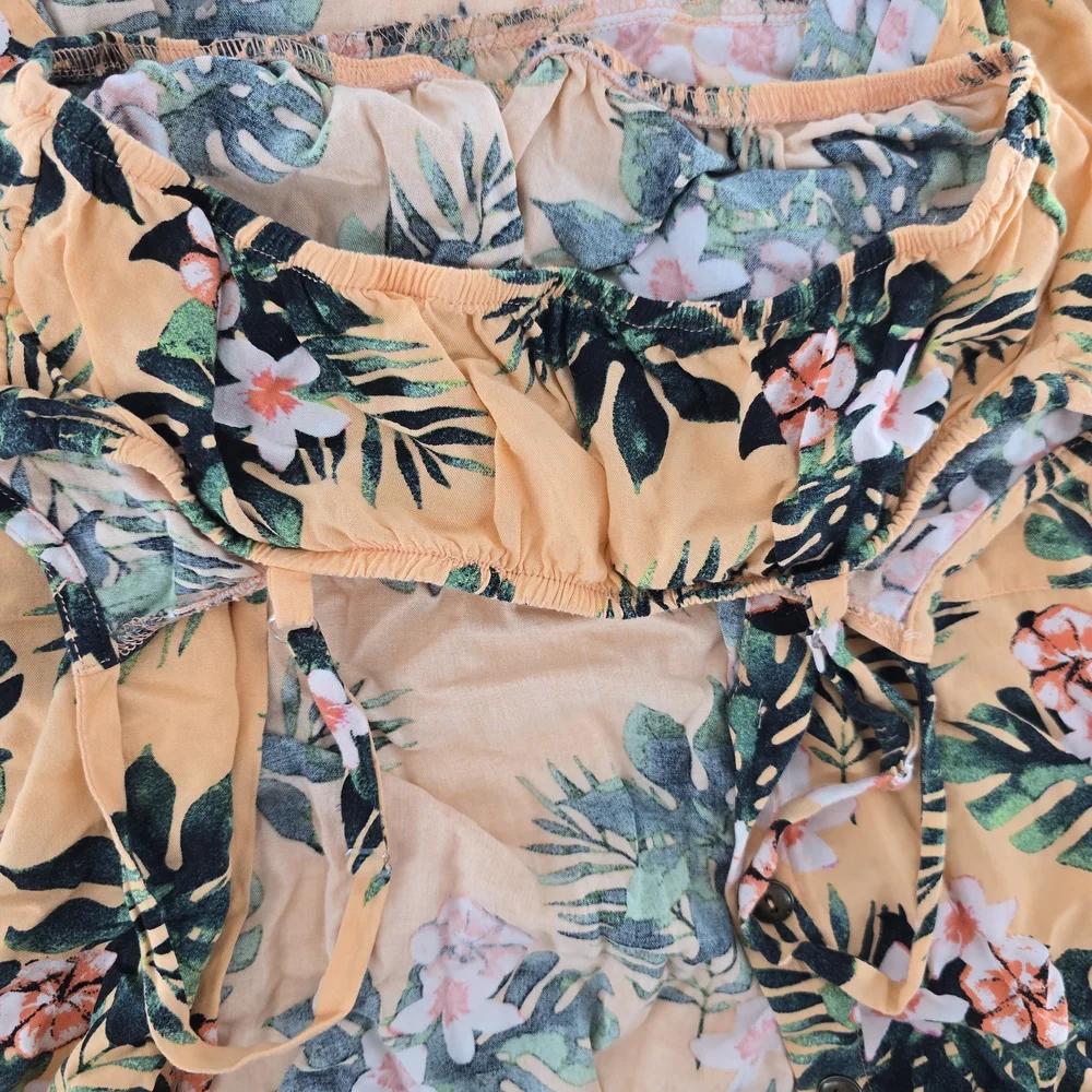 No‎ Boundaries Tropical Floral Crop Top - Mustard and Green